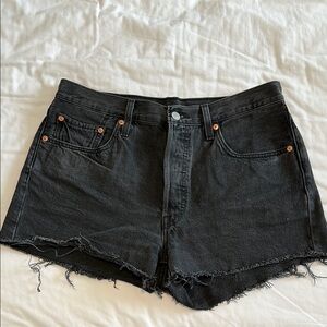 501 Levi's Black Jean Shorts High-Waisted Distressed